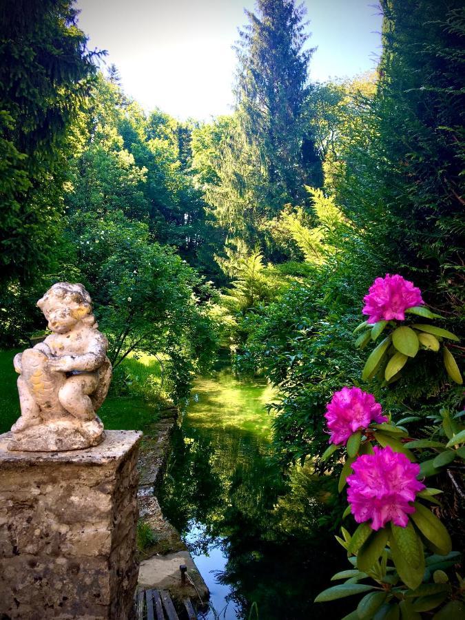 Domaine Du Moulin Vallée Heureuse Hotel