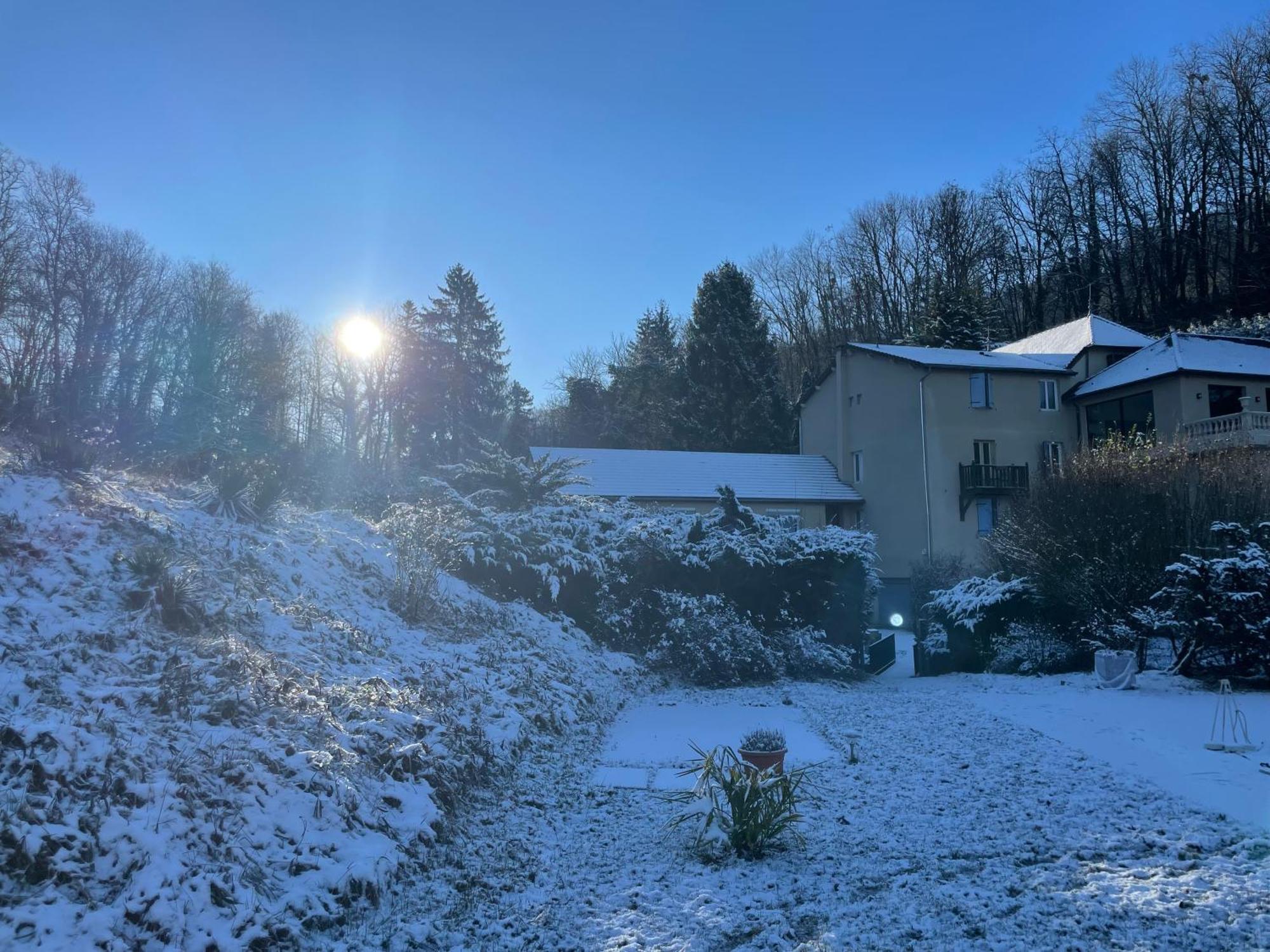 Domaine Du Moulin Vallée Heureuse Hotel 3*